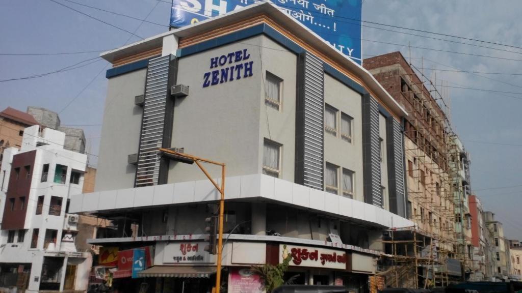 Hotel Zenith Surat Exterior foto